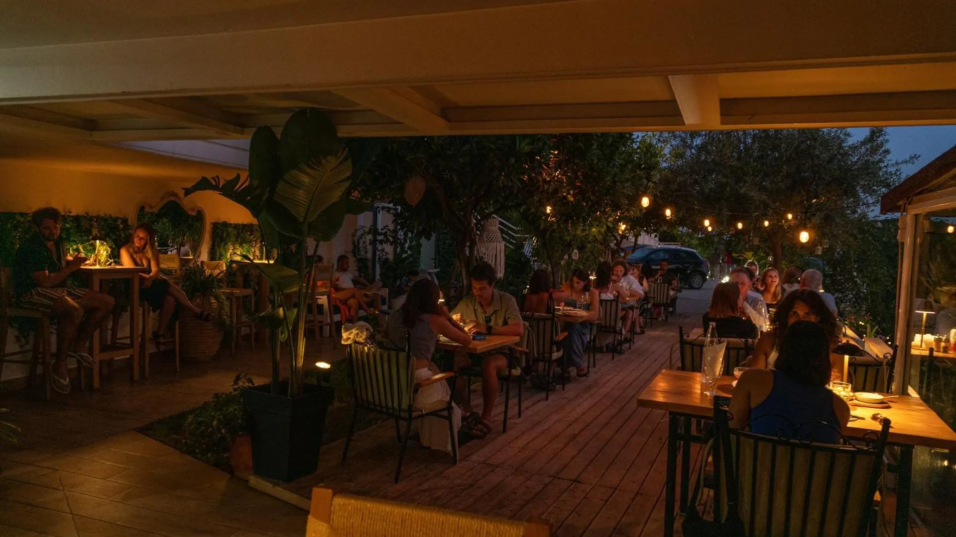 Hotel Aphrodite'S Garden Himare Albania
