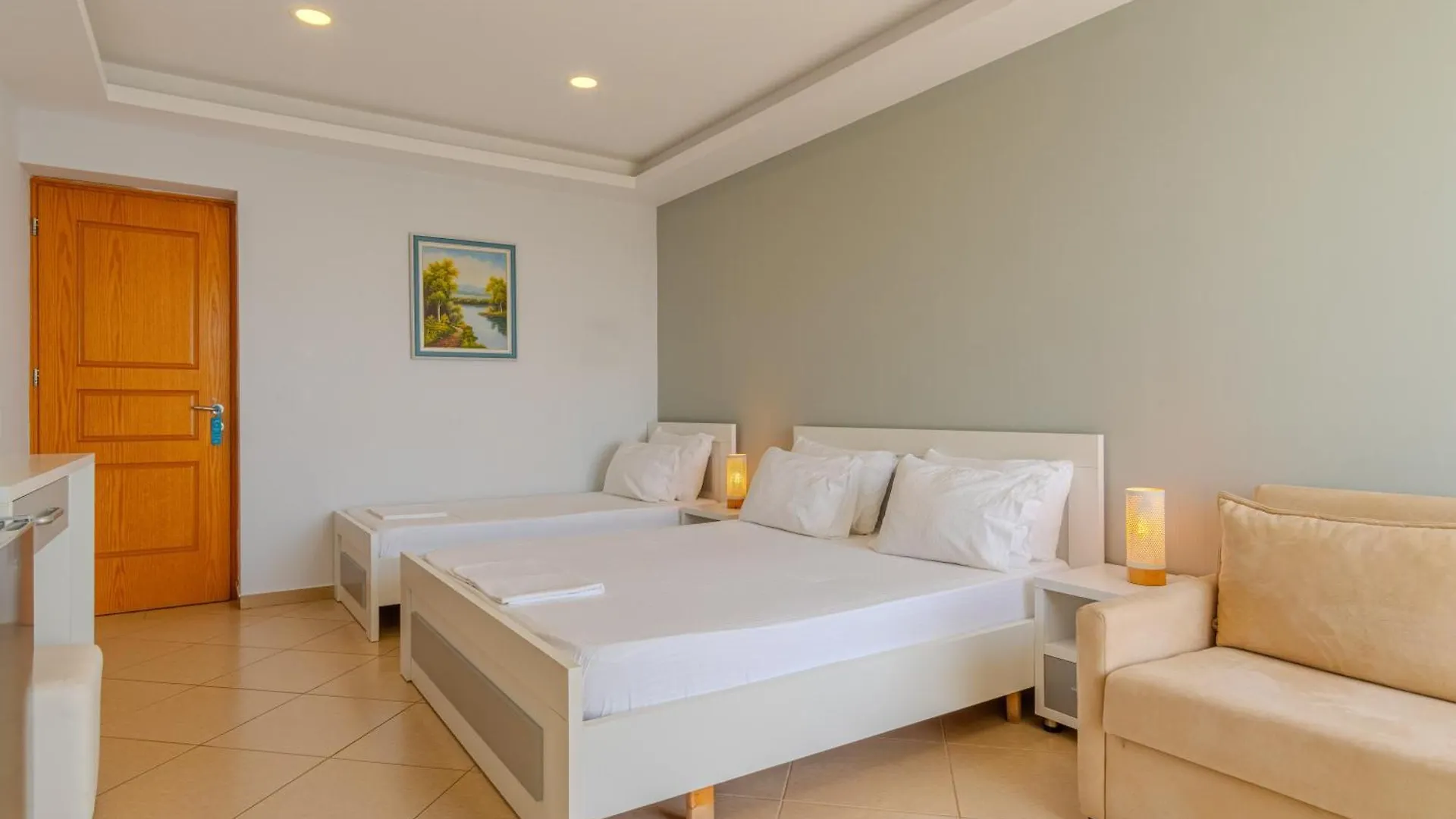 Hotel Aphrodite'S Garden Himare