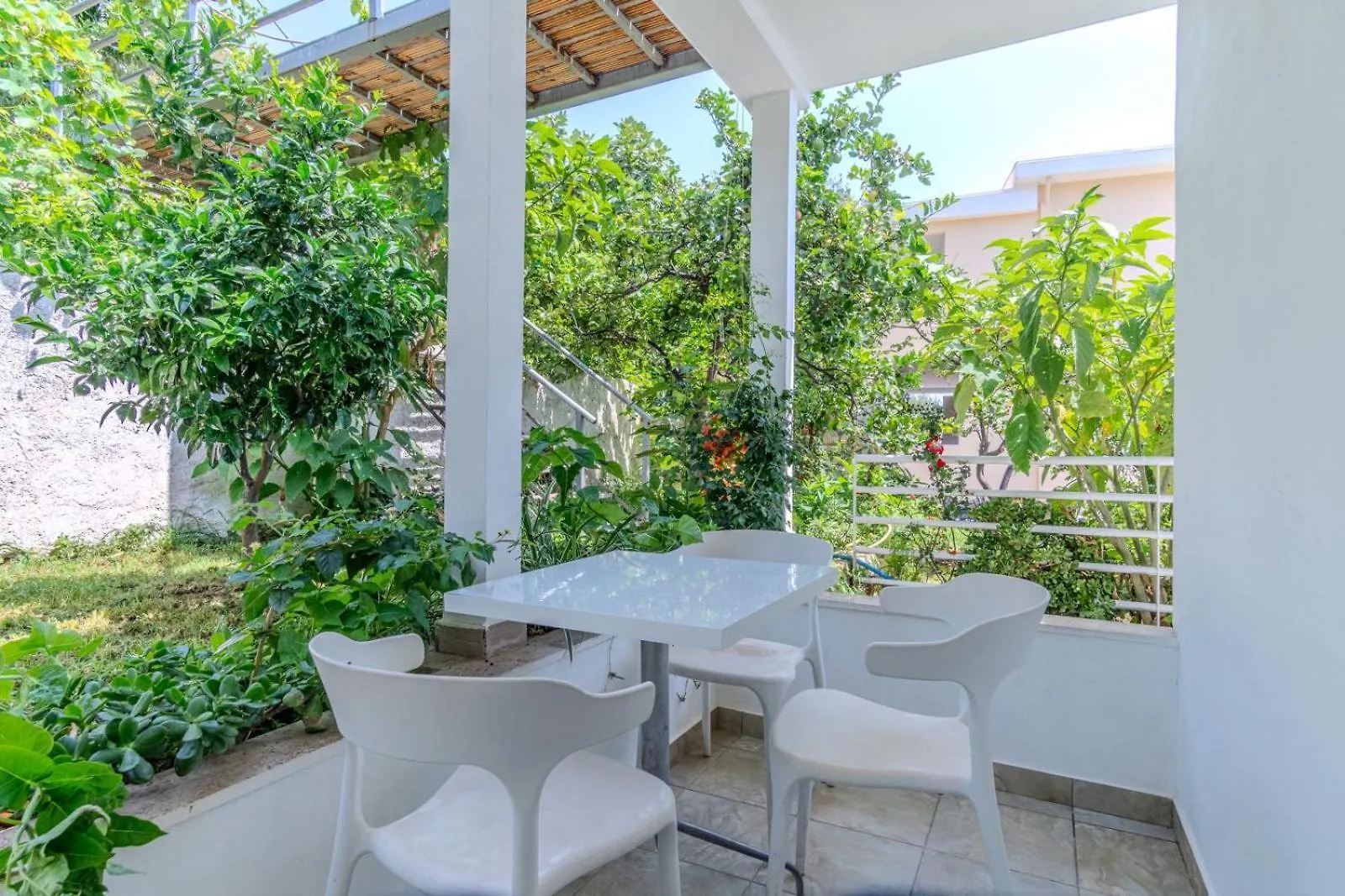 Aphrodite'S Garden Himare Albania